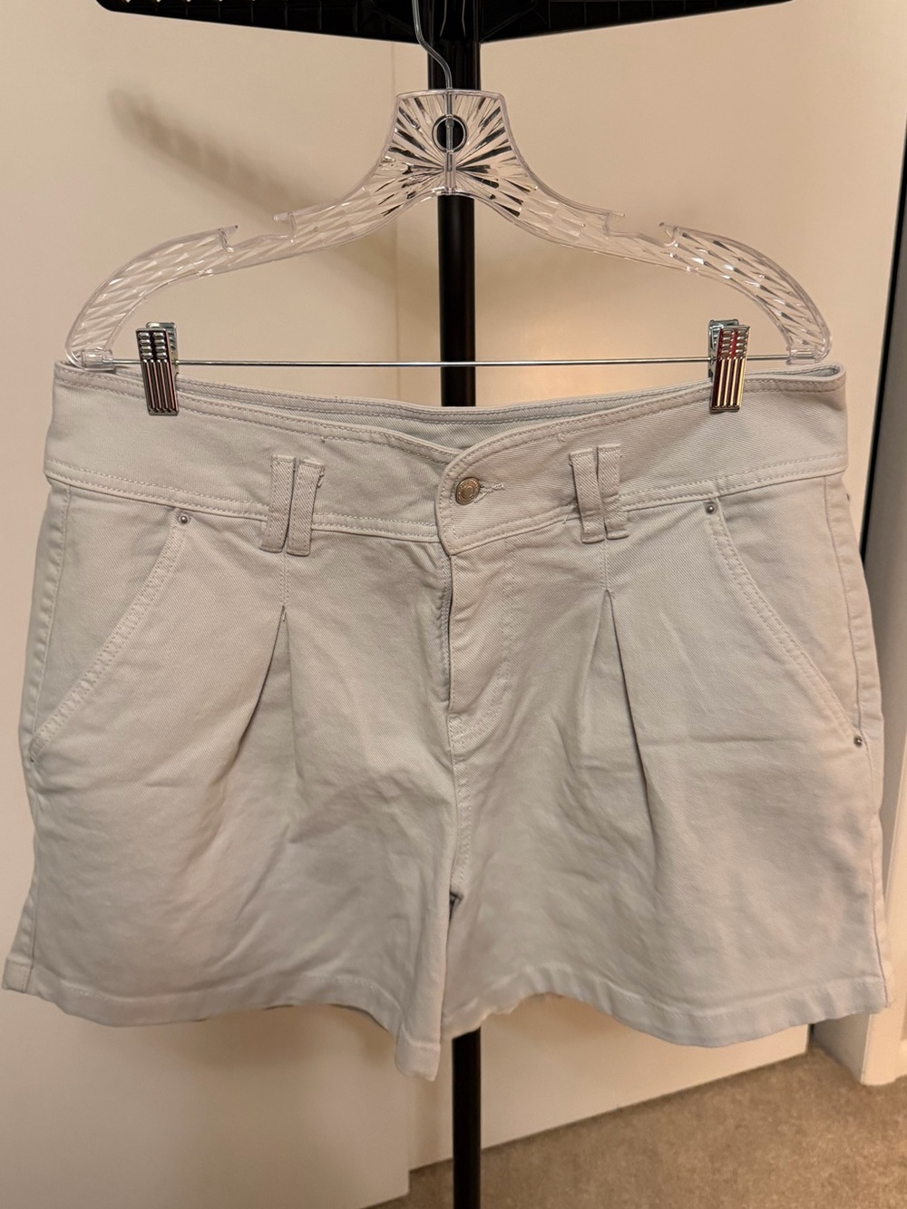 Women’s Khaki Pleated Cotton Shorts